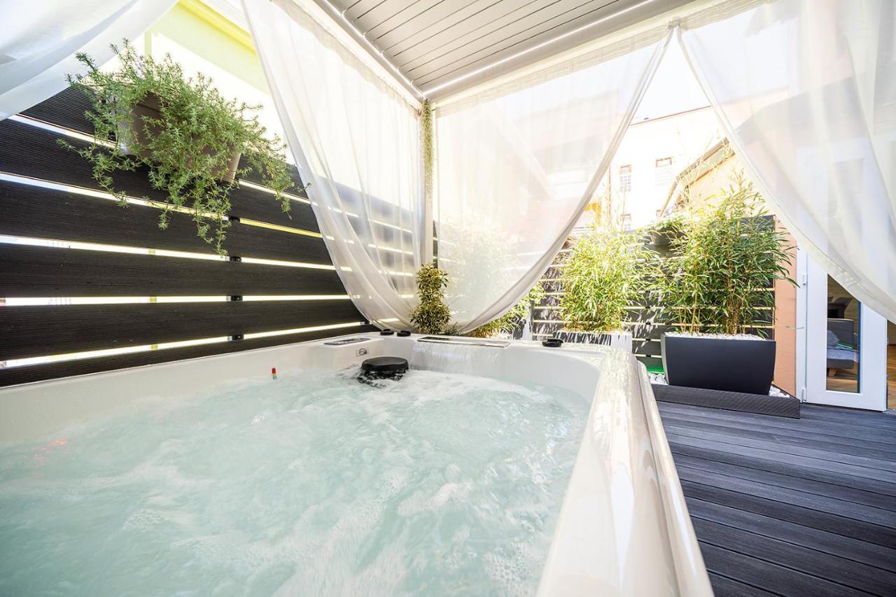 Sea Garden Apartments & Rooms Grado Exterior photo